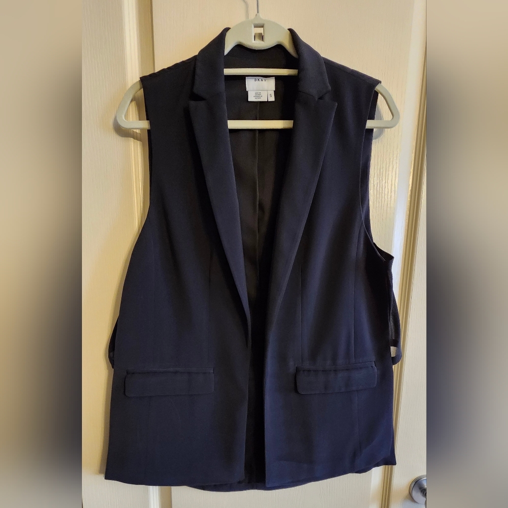DKNY Collared Sleeveless Long Black Vest. Size Small. Like new 🖤